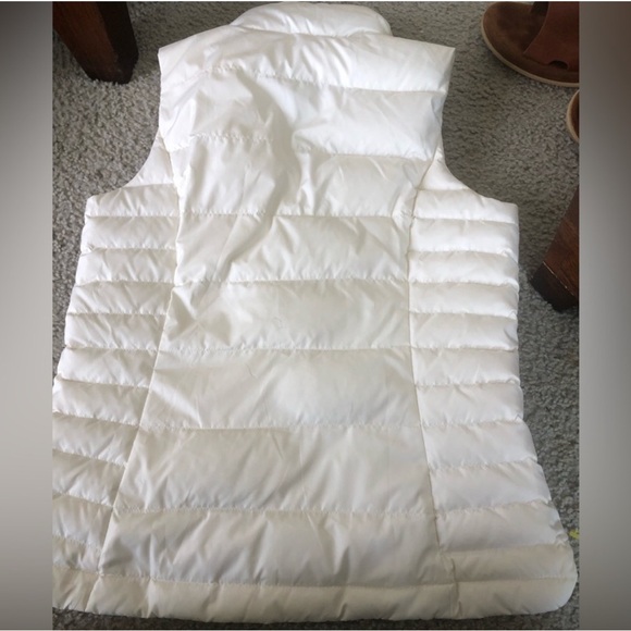 Lands’ End Puffer Vest - Picture 3 of 7